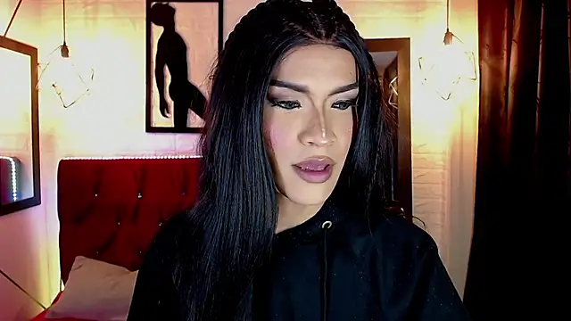 agatha rodriguez online show from 11/19/25, 01:44