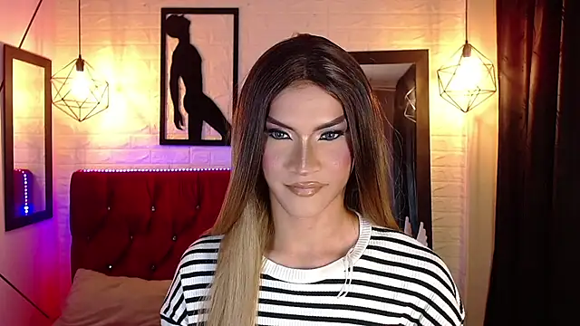 agatha rodriguez online show from 12/04/25, 01:43