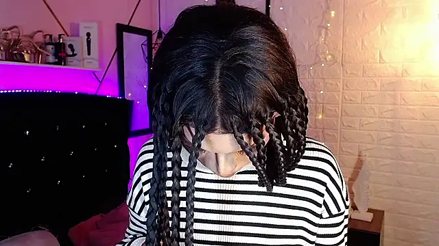 agatha rodriguez online show from 01/12/26, 02:13