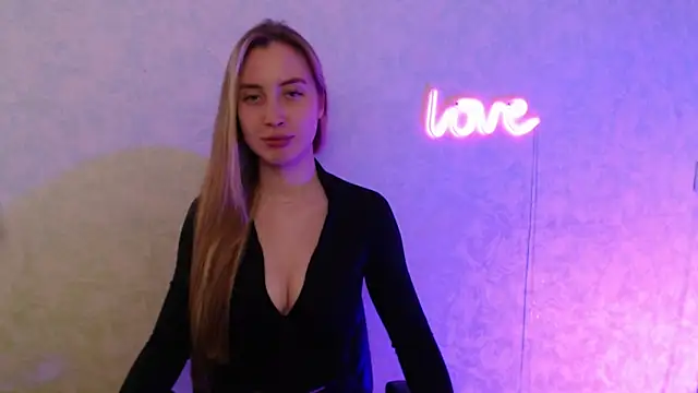 MiaMoore333 online show from 03/18/25, 10:39