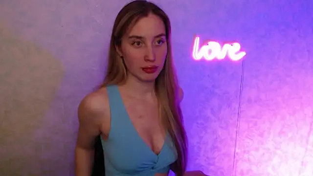 MiaMoore333 online show from 03/09/25, 04:00