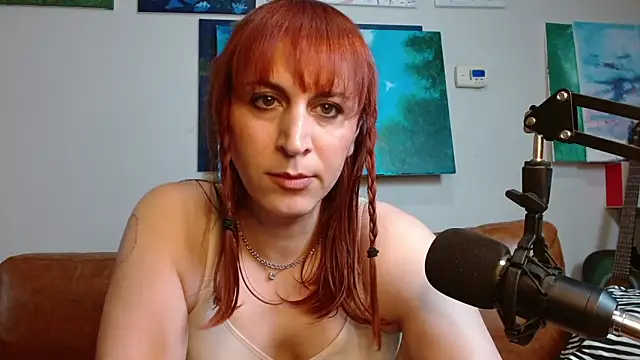 Snapshot of ChewyCandy chatting on 10/28/25, 11:25 ChewyCandy online show from 10/28/25, 11:25