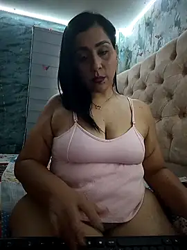 Snapshot of L_ucero chatting on 09/12/25, 07:24 L ucero online show from 09/12/25, 07:24