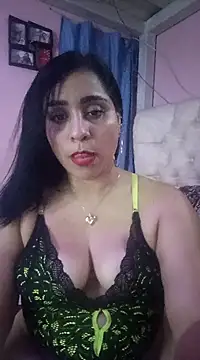Snapshot of L_ucero chatting on 03/17/25, 06:40 L ucero online show from 03/17/25, 06:40