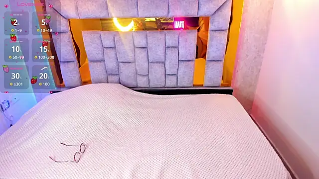 Kanela miller  online show from 09/22/25, 12:22
