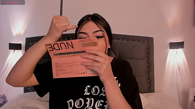 Lilith Thompson online show from 10/29/25, 12:48