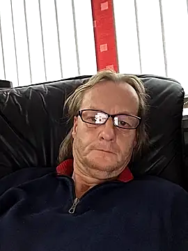 namorreyeb1 online show from 10/25/25, 02:17