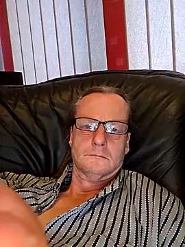 namorreyeb1 online show from 04/24/26, 06:43