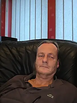 namorreyeb1 online show from 11/30/25, 02:51