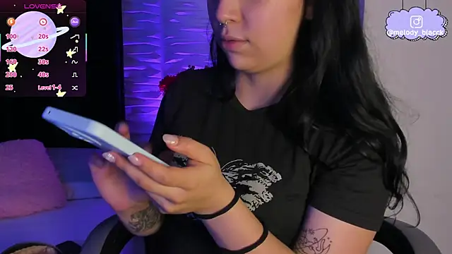 Melody Black  online show from 11/06/25, 08:13