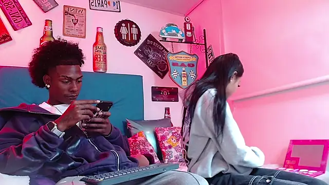 lili roussi online show from 10/02/25, 02:26