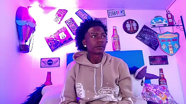 lili roussi online show from 09/24/25, 01:35