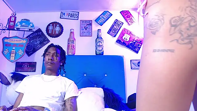 lili roussi online show from 10/25/25, 12:21