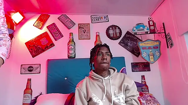 lili roussi online show from 10/26/25, 12:22