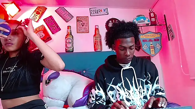 lili roussi online show from 09/30/25, 02:39