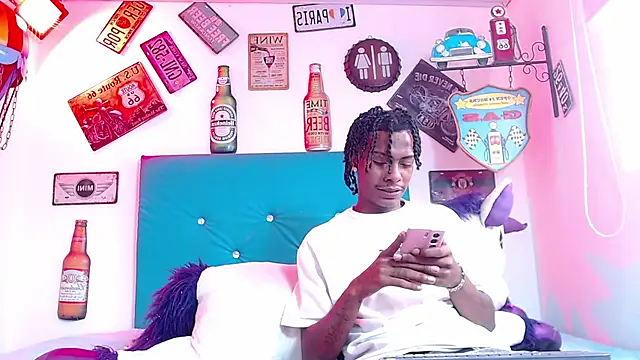 lili roussi online show from 10/31/25, 05:20