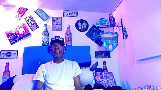 lili roussi online show from 10/21/25, 03:50