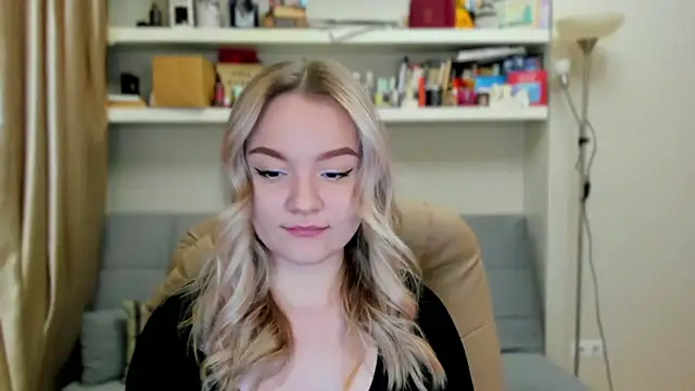 Kara Smith  online show from 11/07/25, 12:04