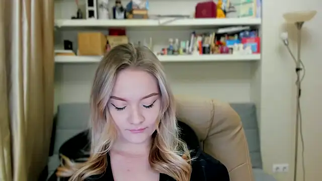 Kara Smith  online show from 11/28/25, 11:38