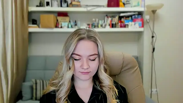 Kara Smith  online show from 11/14/25, 11:19