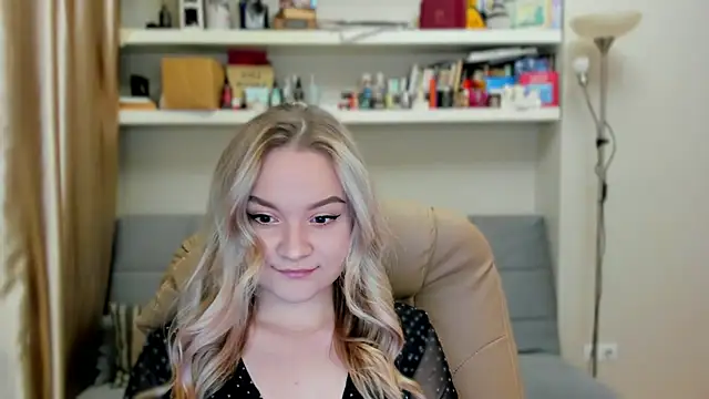 Kara Smith  online show from 10/31/25, 11:11