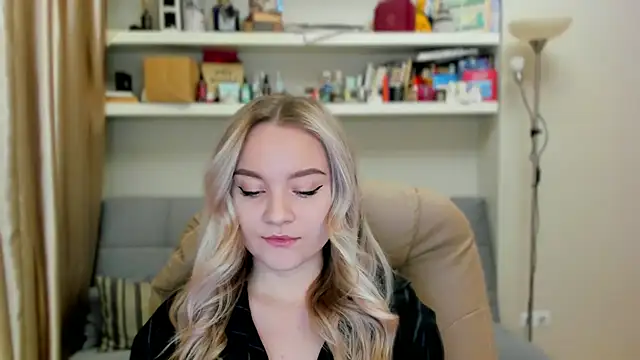 Kara Smith  online show from 11/01/25, 11:09