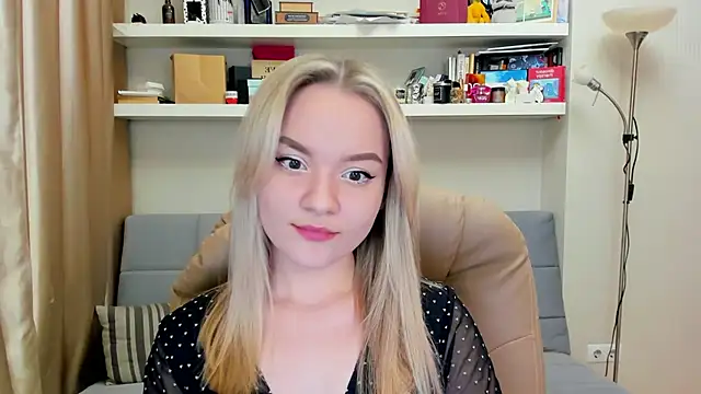 Snapshot of Kara_Smith_ chatting on 02/19/25, 10:20 Kara Smith online show from 02/19/25, 10:20