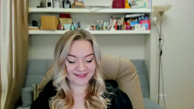 Kara Smith  online show from 11/13/25, 12:25