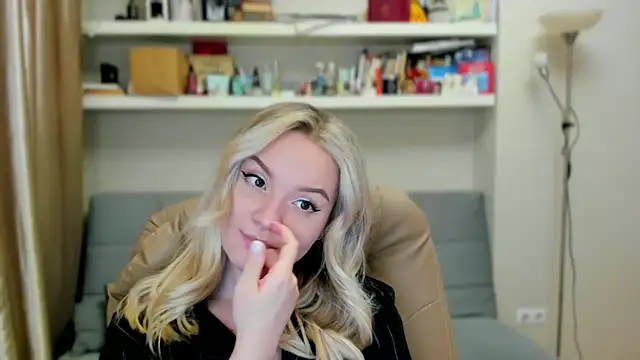 Kara Smith  online show from 12/03/25, 11:58