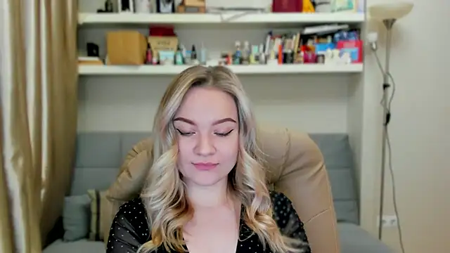 Kara Smith  online show from 11/08/25, 11:08