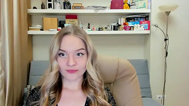 Snapshot of Kara_Smith_ chatting on 01/31/25, 11:13 Kara Smith online show from 01/31/25, 11:13