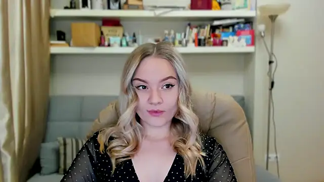 Kara Smith  online show from 11/16/25, 10:13