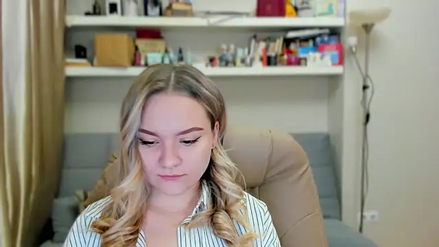 Kara Smith  online show from 11/20/25, 01:39