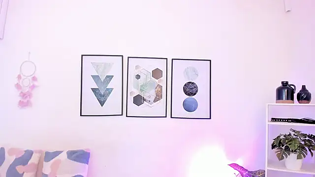 Snapshot of dullce77 chatting on 11/08/25, 07:28 dullce77 online show from 11/08/25, 07:28