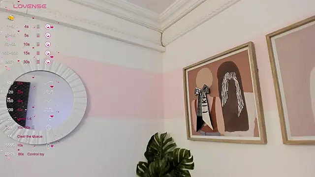 Snapshot of dullce77 chatting on 03/19/25, 01:32 dullce77 online show from 03/19/25, 01:32