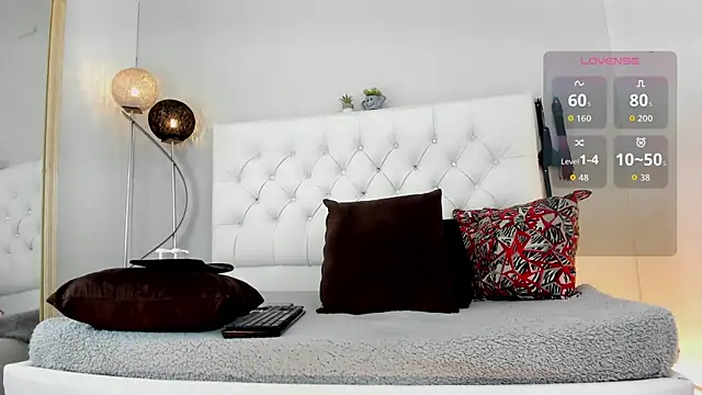 sarah temptation online show from 11/06/25, 10:58