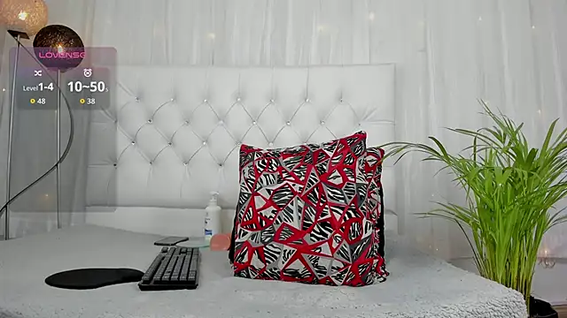 sarah temptation online show from 03/18/26, 11:05