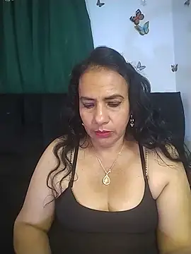 AlexaNovoa  online show from 05/20/26, 01:57