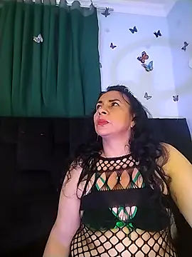 AlexaNovoa  online show from 04/14/26, 01:43