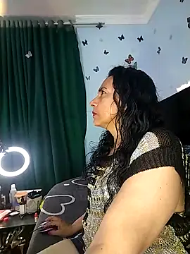 AlexaNovoa  online show from 12/23/25, 01:05