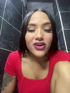 Snapshot of iamsara_21 chatting on 02/15/26, 12:33 iamsara 21 online show from 02/15/26, 12:33