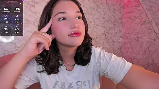 Snapshot of DivineMegan chatting on 03/19/25, 03:20 DivineMegan online show from 03/19/25, 03:20