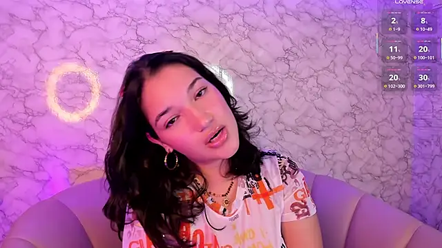 Snapshot of DivineMegan chatting on 03/10/25, 02:50 DivineMegan online show from 03/10/25, 02:50