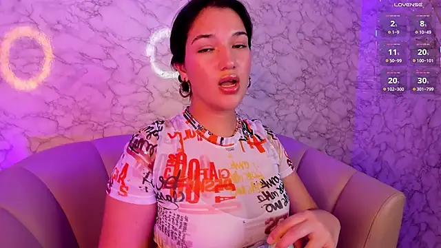 Snapshot of DivineMegan chatting on 03/10/25, 05:54 DivineMegan online show from 03/10/25, 05:54