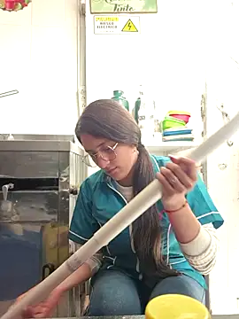 HOLY DOLL online show from 10/29/25, 09:36