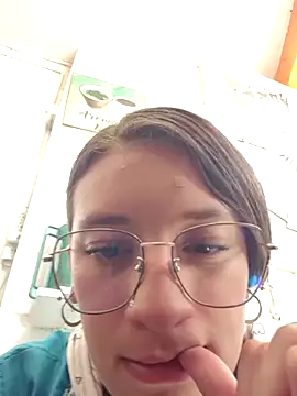 HOLY DOLL online show from 11/06/25, 07:51