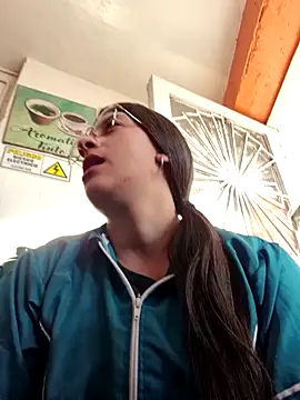 HOLY DOLL online show from 11/11/25, 09:20