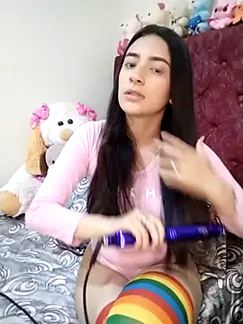 Snapshot of HOLY_DOLL chatting on 03/18/25, 05:23 HOLY DOLL online show from 03/18/25, 05:23