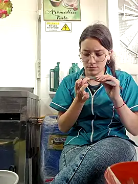 HOLY DOLL online show from 11/07/25, 08:46