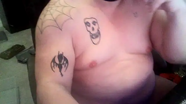 Snapshot of Chubcakes chatting on 03/17/25, 02:19 Chubcakes online show from 03/17/25, 02:19